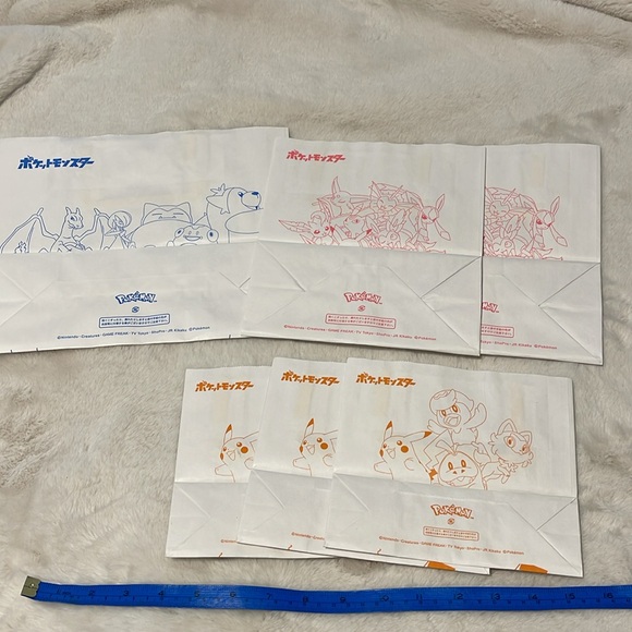 Pokémon paper gift bags - Picture 2 of 3